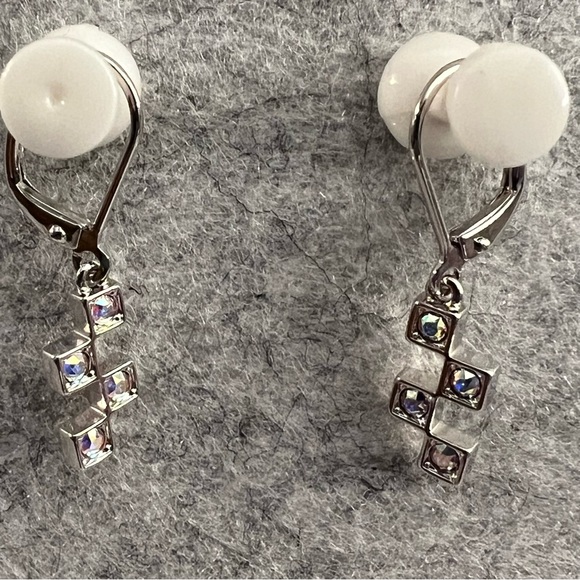 TOUCHSTONE CRYSTAL EARRINGS, Floating Cubes Crystal Aurore Boreale Earrings, NEW - Picture 2 of 9